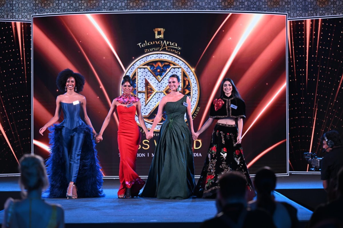 Miss World 2025: టాప్ మోడల్ ఛాలెంజ్ విజేతలు వీళ్ళే..గ్రాండ్ ఫినాలేకి దూసుకుపోయిన నందిని గుప్తా Miss World 2025: టాప్ మోడల్ ఛాలెంజ్ విజేతలు వీళ్ళే..గ్రాండ్ ఫినాలేకి దూసుకుపోయిన నందిని గుప్తా