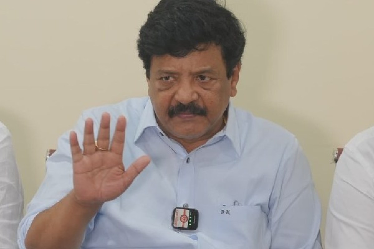 కొందరు అహంకారంతో మాట్లాడుతున్నారు.. థియేటర్ల బంద్, టికెట్ ధరలపై మంత్రి కందుల దుర్గేష్ కామెంట్స్ కొందరు అహంకారంతో మాట్లాడుతున్నారు.. థియేటర్ల బంద్, టికెట్ ధరలపై మంత్రి కందుల దుర్గేష్ కామెంట్స్