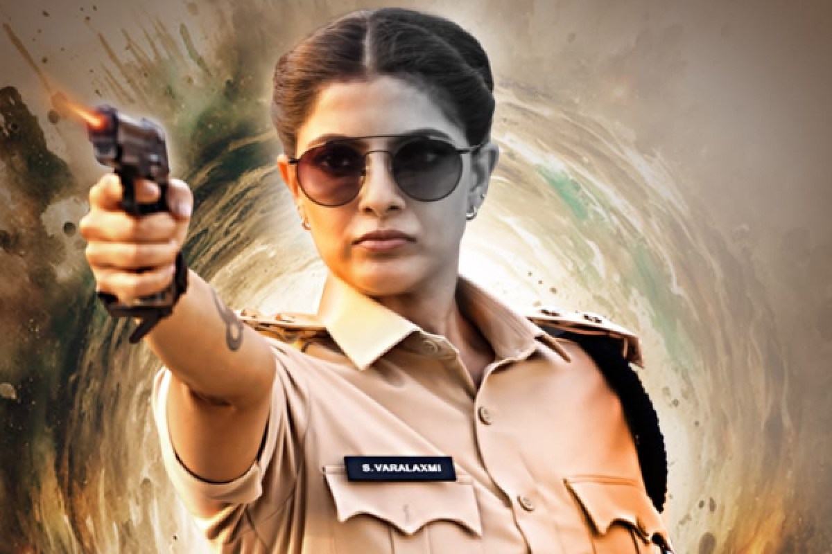 వరలక్ష్మి శరత్ కుమార్ `పోలీస్ కంప్లెయింట్`.. ఎవడి కర్మ వాడే అనుభవించాలి వరలక్ష్మి శరత్ కుమార్ `పోలీస్ కంప్లెయింట్`.. ఎవడి కర్మ వాడే అనుభవించాలి