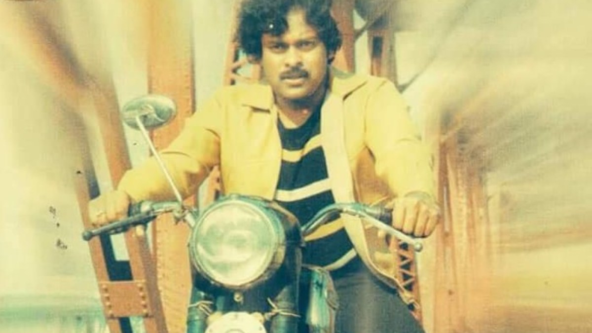చిరంజీవి: ముగ్గురు అక్కా చెల్లెళ్ళతో చిరంజీవి రొమాన్స్, కెరీర్ లో రేర్ రికార్డ్.. అందరితో బ్లాక్ బస్టర్ హిట్లు చిరంజీవి: ముగ్గురు అక్కా చెల్లెళ్ళతో చిరంజీవి రొమాన్స్, కెరీర్ లో రేర్ రికార్డ్.. అందరితో బ్లాక్ బస్టర్ హిట్లు