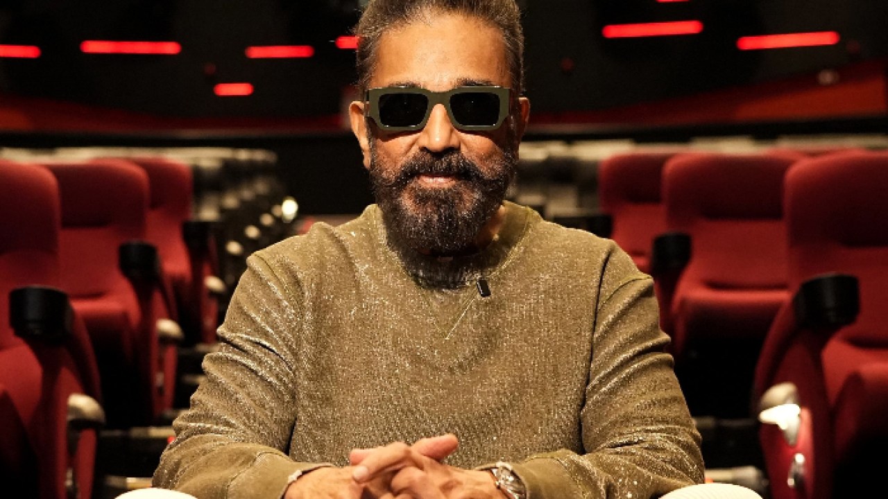 బుద్ధుందా అంటూ తెలుగు హీరోయిన్ ని తిట్టిన కమల్ హాసన్..16 ఏళ్ళ వయసున్న ఆమెని చూసి ఏఎన్నార్ సతీమణికి ఆశ్చర్యం బుద్ధుందా అంటూ తెలుగు హీరోయిన్ ని తిట్టిన కమల్ హాసన్..16 ఏళ్ళ వయసున్న ఆమెని చూసి ఏఎన్నార్ సతీమణికి ఆశ్చర్యం