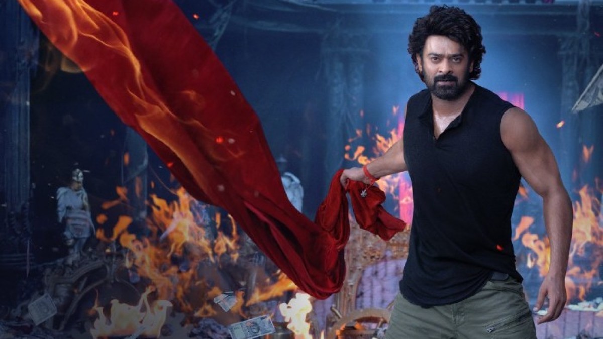 హాలీవుడ్ స్థాయిలో 'రాజా సాబ్' క్లైమాక్స్..ప్రభాస్ మూవీపై అంచనాలు పెంచేసే డీటెయిల్స్ ఇవిగో హాలీవుడ్ స్థాయిలో 'రాజా సాబ్' క్లైమాక్స్..ప్రభాస్ మూవీపై అంచనాలు పెంచేసే డీటెయిల్స్ ఇవిగో