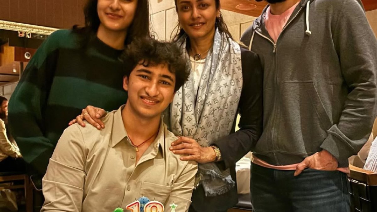 సితారని ప్లాన్ చేయలేదు, అనుకోకుండా జరిగింది.. కూతురు గురించి నమ్రత చెప్పిన నిజం సితారని ప్లాన్ చేయలేదు, అనుకోకుండా జరిగింది.. కూతురు గురించి నమ్రత చెప్పిన నిజం