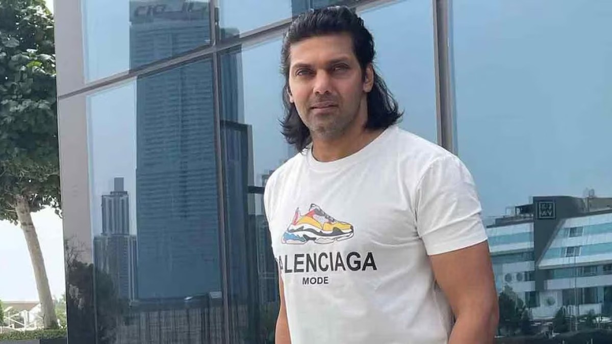 హీరో ఆర్య ఇంటిపై ఐటీ శాఖ సోదాలు, స్టార్ హీరో వ్యాపారాలపై ఆకస్మిక దాడులు, కారణం ఏంటి? హీరో ఆర్య ఇంటిపై ఐటీ శాఖ సోదాలు, స్టార్ హీరో వ్యాపారాలపై ఆకస్మిక దాడులు, కారణం ఏంటి?