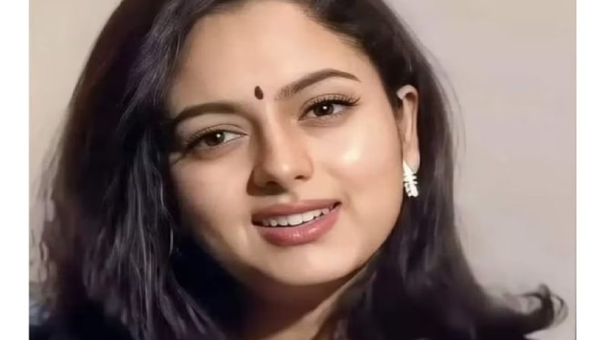 సౌందర్య రిజెక్ట్ చేసిన మూవీతో ప్రేమలో పడ్డ స్టార్ కపుల్ ఎవరో తెలుసా? లైఫ్లో సెటిల్ కావడమంటే ఇదే మరి సౌందర్య రిజెక్ట్ చేసిన మూవీతో ప్రేమలో పడ్డ స్టార్ కపుల్ ఎవరో తెలుసా? లైఫ్లో సెటిల్ కావడమంటే ఇదే మరి