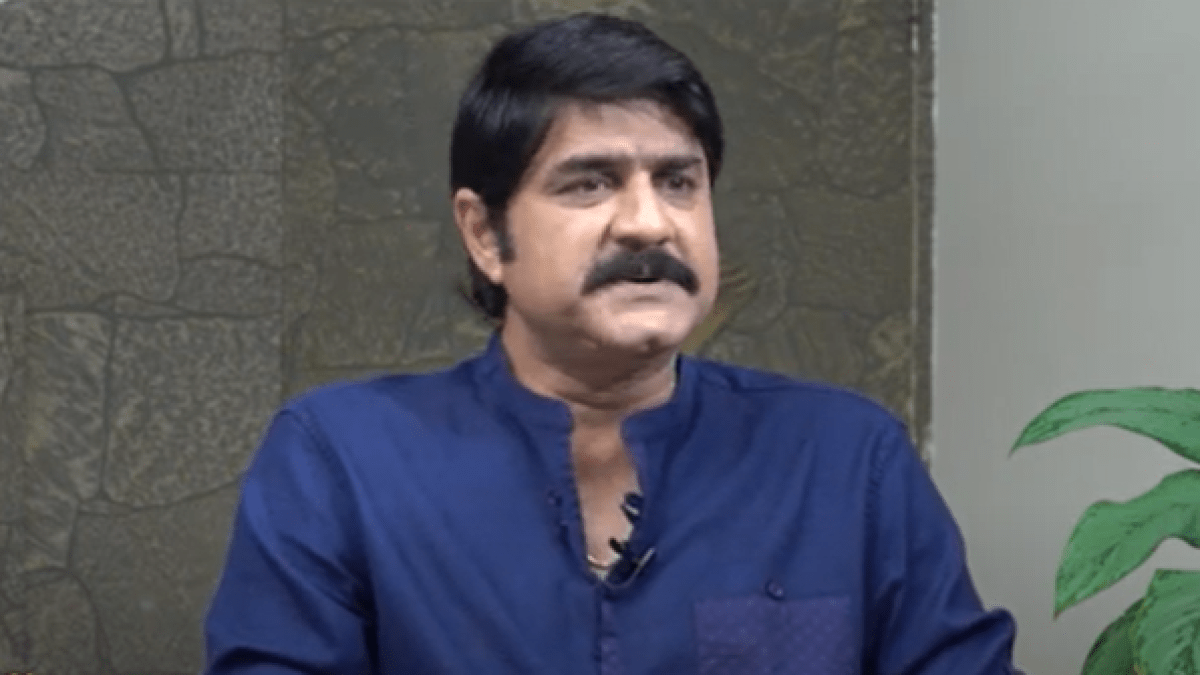 రెండు కోట్లు ఎక్కువిస్తా శ్రీకాంత్ మాత్రం హీరోగా వద్దు.. `ఖడ్గం` సినిమా విషయంలో స్టార్ హీరోకి అవమానం రెండు కోట్లు ఎక్కువిస్తా శ్రీకాంత్ మాత్రం హీరోగా వద్దు.. `ఖడ్గం` సినిమా విషయంలో స్టార్ హీరోకి అవమానం
