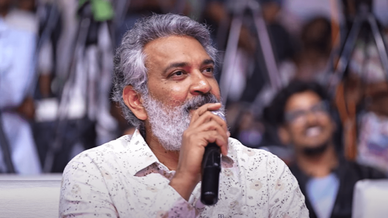ప్రభాస్, ఎన్టీఆర్, రాంచరణ్ సినిమాలు కాదు.. రాజమౌళి కెరీర్ లో బెస్ట్ మూవీ అదే, సింహాద్రి తర్వాత ఇలా.. ప్రభాస్, ఎన్టీఆర్, రాంచరణ్ సినిమాలు కాదు.. రాజమౌళి కెరీర్ లో బెస్ట్ మూవీ అదే, సింహాద్రి తర్వాత ఇలా..