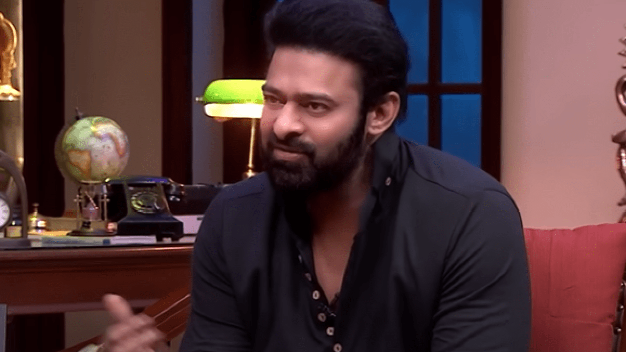 విగ్గు లేకుండా ప్రభాస్ని ఇలా ఎప్పుడైనా చూశారా? బాబోయ్ మైండ్ బ్లాక్, ఫోటో వైరల్.. ఇందులో నిజం ఏంటంటే? విగ్గు లేకుండా ప్రభాస్ని ఇలా ఎప్పుడైనా చూశారా? బాబోయ్ మైండ్ బ్లాక్, ఫోటో వైరల్.. ఇందులో నిజం ఏంటంటే?