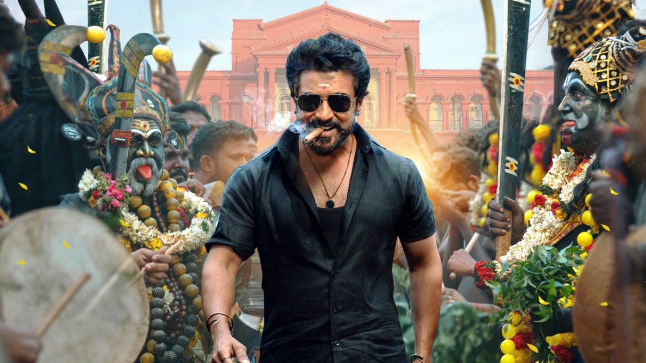 సూర్య `కరుప్పు` టీజర్పై ట్రోల్స్.. `గజిని`, `కలా`, `మాస్టర్` సినిమాలను తలపించేలా సీన్లు? సూర్య `కరుప్పు` టీజర్పై ట్రోల్స్.. `గజిని`, `కలా`, `మాస్టర్` సినిమాలను తలపించేలా సీన్లు?