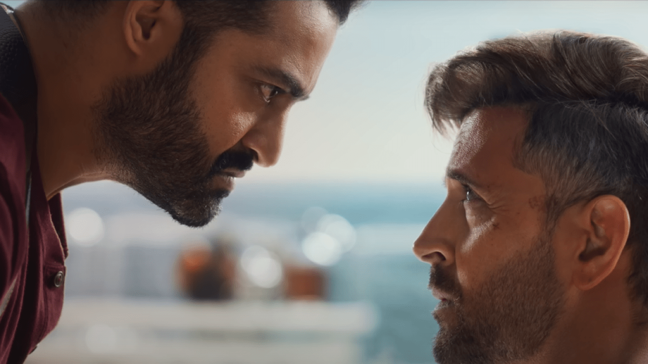 War 2 ట్రైలర్: ఎవ్వరూ పోరాడలేని యుద్ధం చేసి చూపిస్తా, ఒళ్ళు గగుర్పొడిచే యాక్షన్ తో వార్ 2 ట్రైలర్ War 2 ట్రైలర్: ఎవ్వరూ పోరాడలేని యుద్ధం చేసి చూపిస్తా, ఒళ్ళు గగుర్పొడిచే యాక్షన్ తో వార్ 2 ట్రైలర్
