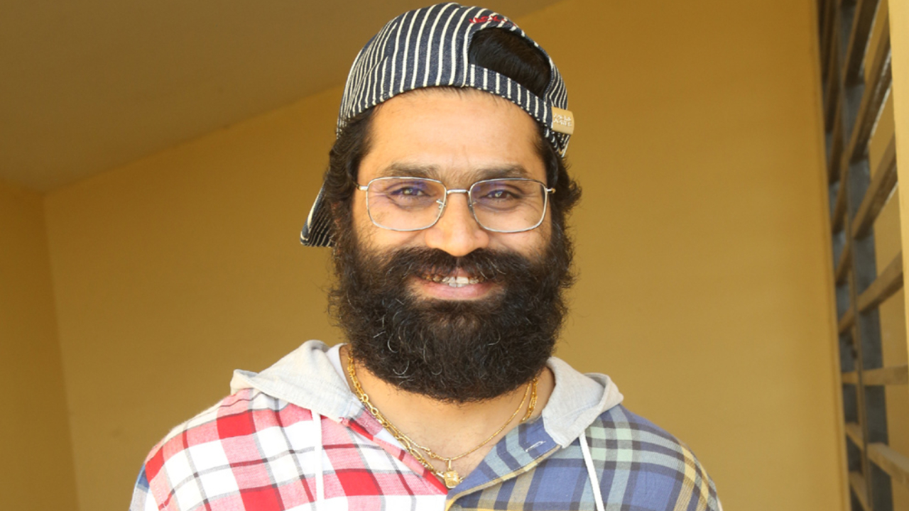 భీమ్స్ సిసిరోలియో: బాలీవుడ్ కి టాలీవుడ్ మాస్ మ్యూజిక్ డైరెక్టర్ ఎంట్రీ.. ఇక అంతే షేక్ షేక్! భీమ్స్ సిసిరోలియో: బాలీవుడ్ కి టాలీవుడ్ మాస్ మ్యూజిక్ డైరెక్టర్ ఎంట్రీ.. ఇక అంతే షేక్ షేక్!