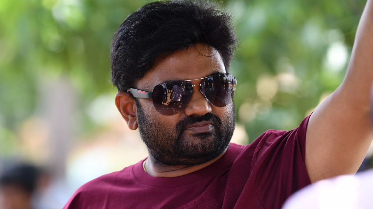 షాకింగ్: రాజాసాబ్ ప్లాప్.. మెగాస్టార్ తో మారుతి సంచలన నిర్ణయం! వరుణ్ తేజ్ తో మూవీ ఫిక్స్!! షాకింగ్: రాజాసాబ్ ప్లాప్.. మెగాస్టార్ తో మారుతి సంచలన నిర్ణయం! వరుణ్ తేజ్ తో మూవీ ఫిక్స్!!