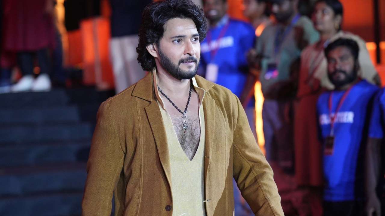 మహేష్ బాబు 'ఒక్కడు' సినిమా కోసం కోటి రూపాయల చార్మినార్ సెట్.. ఇది మామూలు షాక్ కాదు! మహేష్ బాబు 'ఒక్కడు' సినిమా కోసం కోటి రూపాయల చార్మినార్ సెట్.. ఇది మామూలు షాక్ కాదు!