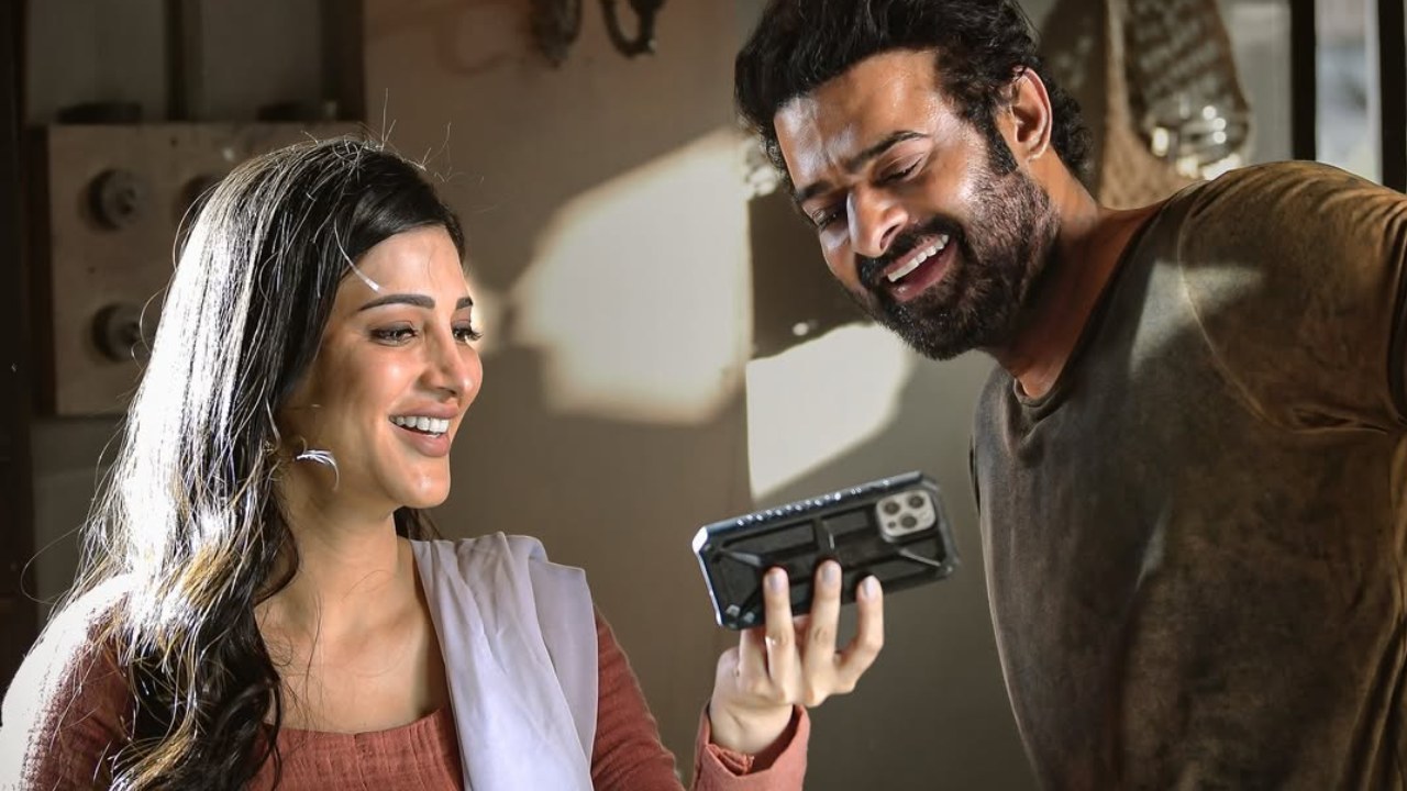 ప్రభాస్, శృతి హాసన్ లవ్లీ పిక్స్ లీక్! సలార్ 2 అప్డేట్ అదిరిందిగా!! ప్రభాస్, శృతి హాసన్ లవ్లీ పిక్స్ లీక్! సలార్ 2 అప్డేట్ అదిరిందిగా!!