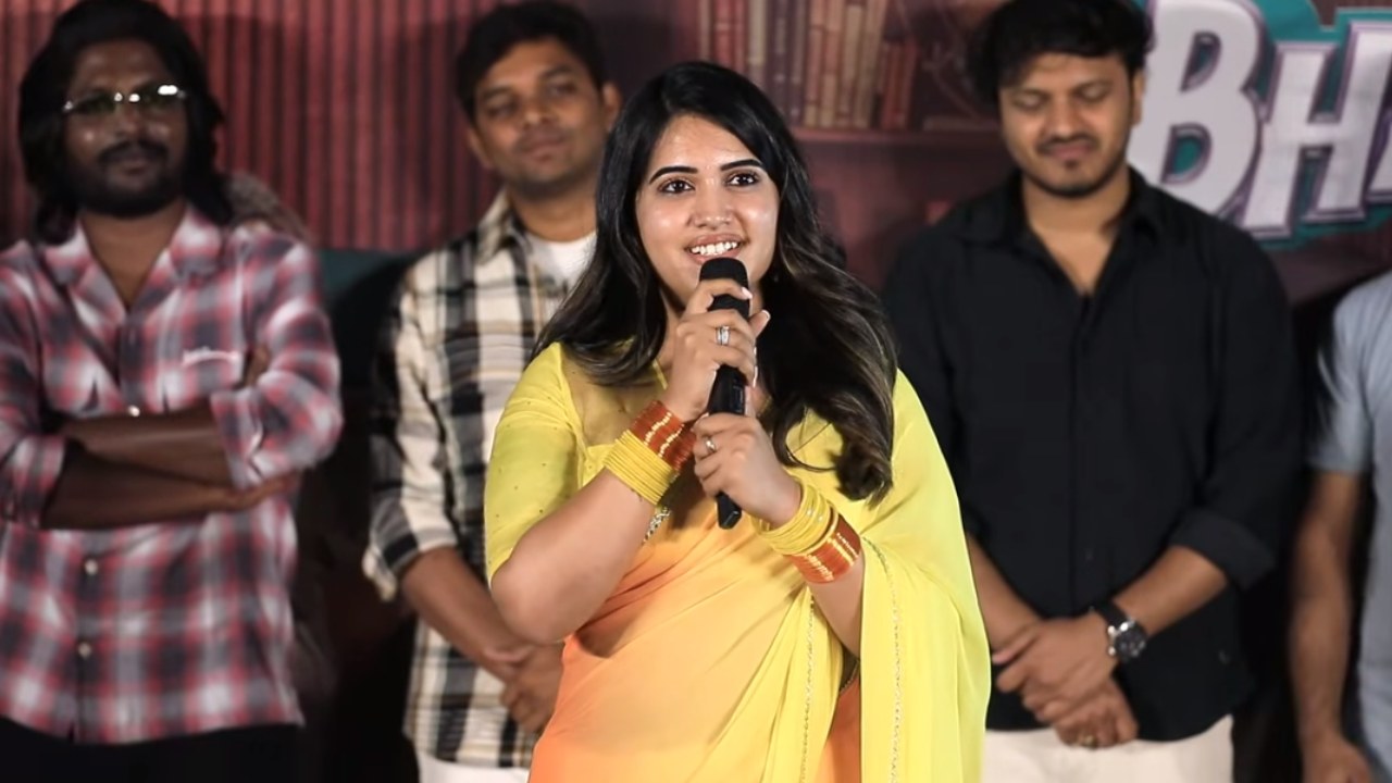 సంచలనం! యాంకర్ స్రవంతి హీరోయిన్ గా ఎంట్రీ.. ఇంతకుముందు సినిమా ఫ్లాప్ అయితే మర్చిపోతారా? సంచలనం! యాంకర్ స్రవంతి హీరోయిన్ గా ఎంట్రీ.. ఇంతకుముందు సినిమా ఫ్లాప్ అయితే మర్చిపోతారా?