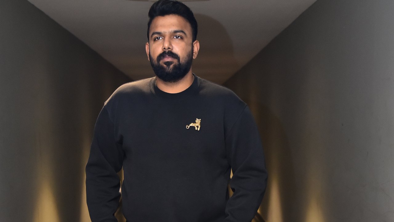 Tharun Bhascker Airport Meltdown Was a Gaayapadda Simham Movie Promotion Stunt Tharun Bhascker Airport Meltdown Was a Gaayapadda Simham Movie Promotion Stunt