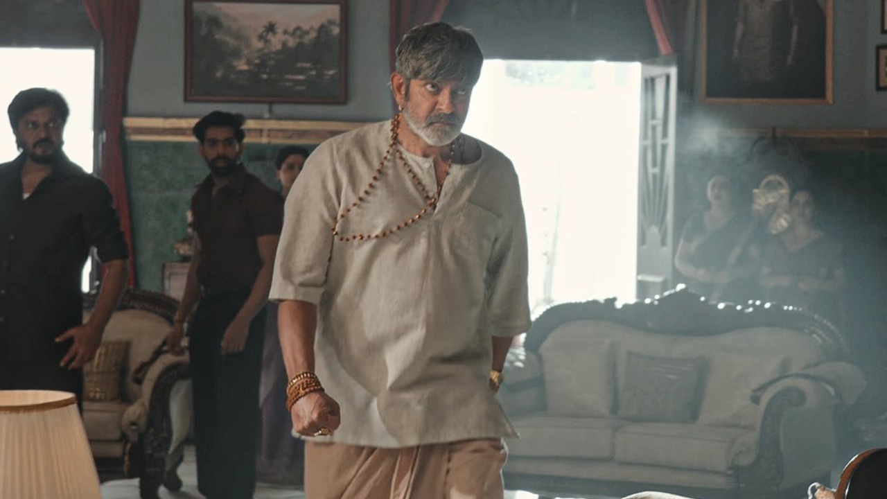 జగపతి బాబు సంచలన వ్యాఖ్యలు! ఎన్టీఆర్ సినిమాతో వోకల్ కార్డ్స్ చిధ్రం! నోటి నుండి రక్తం!! జగపతి బాబు సంచలన వ్యాఖ్యలు! ఎన్టీఆర్ సినిమాతో వోకల్ కార్డ్స్ చిధ్రం! నోటి నుండి రక్తం!!
