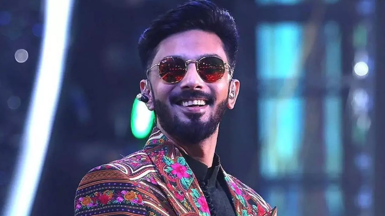 అల్లు అర్జున్ మూవీకి అనిరుధ్ రికార్డ్ రెమ్యునరేషన్! పవన్ కళ్యాణ్ కంటే ఎక్కువా? టాలీవుడ్ షాక్! అల్లు అర్జున్ మూవీకి అనిరుధ్ రికార్డ్ రెమ్యునరేషన్! పవన్ కళ్యాణ్ కంటే ఎక్కువా? టాలీవుడ్ షాక్!