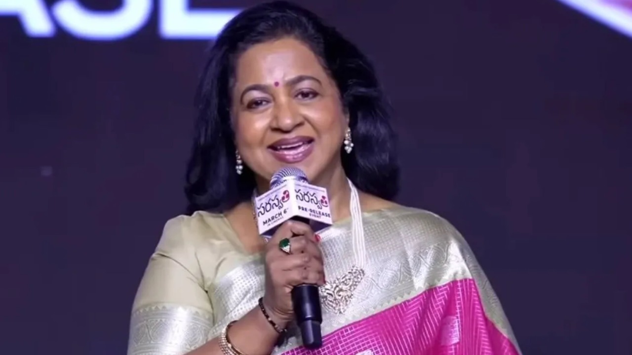 షాకింగ్: టికెట్ రేట్లపై రాధికా శరత్ కుమార్ ఫైర్! స్టార్ హీరోలకు దిమ్మతిరిగే కౌంటర్!! షాకింగ్: టికెట్ రేట్లపై రాధికా శరత్ కుమార్ ఫైర్! స్టార్ హీరోలకు దిమ్మతిరిగే కౌంటర్!!