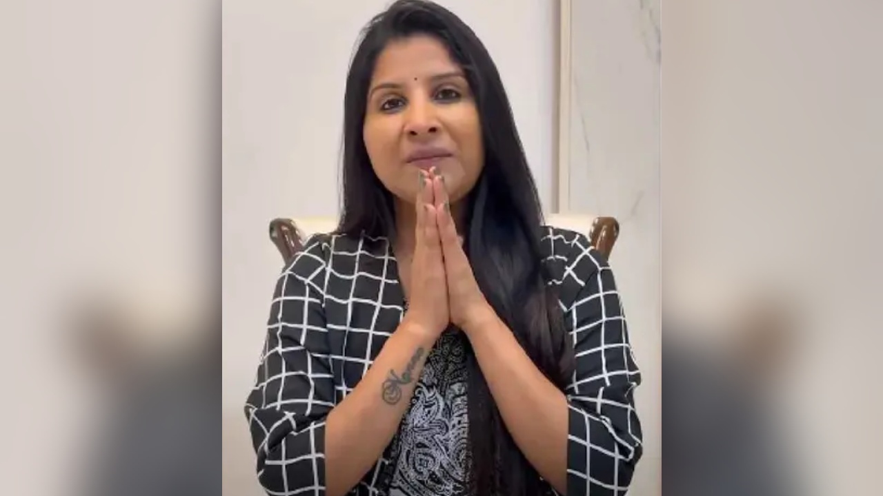 మంగ్లీ సంచలన ప్రకటన! నాకూ దీనికీ సంబంధం లేదు! బాధితులకు న్యాయం జరగాలంటూ వేడుకోలు!! మంగ్లీ సంచలన ప్రకటన! నాకూ దీనికీ సంబంధం లేదు! బాధితులకు న్యాయం జరగాలంటూ వేడుకోలు!!