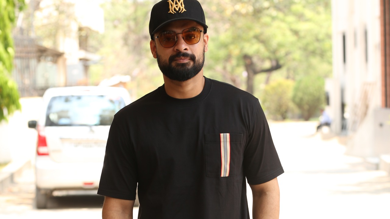 Tovino Thomas Insults Tollywood? Malayalam Star's Comments Spark Outrage Tovino Thomas Insults Tollywood? Malayalam Star's Comments Spark Outrage