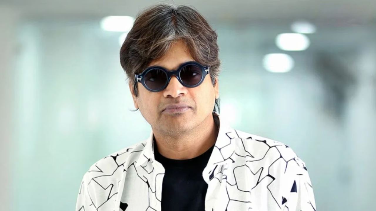 హరీష్ శంకర్ సంచలనం: యంగ్ హీరోతో మాస్ మూవీ! గబ్బర్ సింగ్ డైరెక్టర్ ఈసారైనా హిట్టు కొడతాడా? హరీష్ శంకర్ సంచలనం: యంగ్ హీరోతో మాస్ మూవీ! గబ్బర్ సింగ్ డైరెక్టర్ ఈసారైనా హిట్టు కొడతాడా?