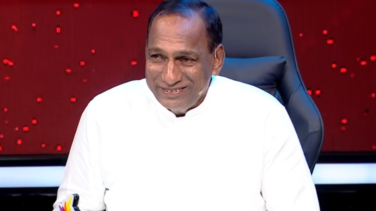 మల్లారెడ్డి మాస్ ఎంట్రీ! సొంత బయోపిక్.. నిర్మాతగా సినీ రంగంలోకి సంచలనం! మల్లారెడ్డి మాస్ ఎంట్రీ! సొంత బయోపిక్.. నిర్మాతగా సినీ రంగంలోకి సంచలనం!