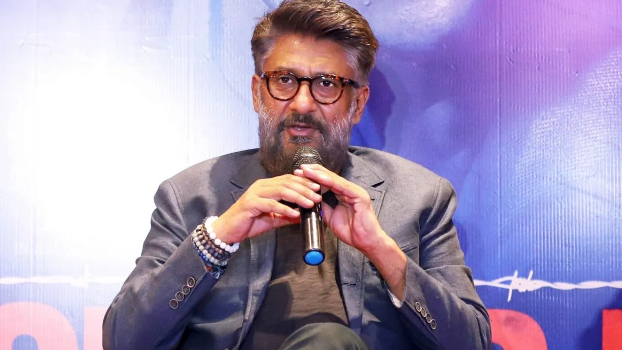 సంచలన డైరెక్టర్ వివేక్ అగ్నిహోత్రి: బెంగాల్లో మాపై దాడి.. ఇప్పుడు భయం లేదు! సంచలన డైరెక్టర్ వివేక్ అగ్నిహోత్రి: బెంగాల్లో మాపై దాడి.. ఇప్పుడు భయం లేదు!
