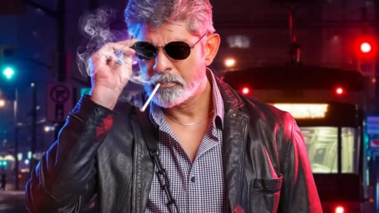 జగపతి బాబు షాకింగ్ నిజాలు: మందు ఫుల్, సిగరెట్ రాక్షసి! వైరల్ కామెంట్స్! జగపతి బాబు షాకింగ్ నిజాలు: మందు ఫుల్, సిగరెట్ రాక్షసి! వైరల్ కామెంట్స్!