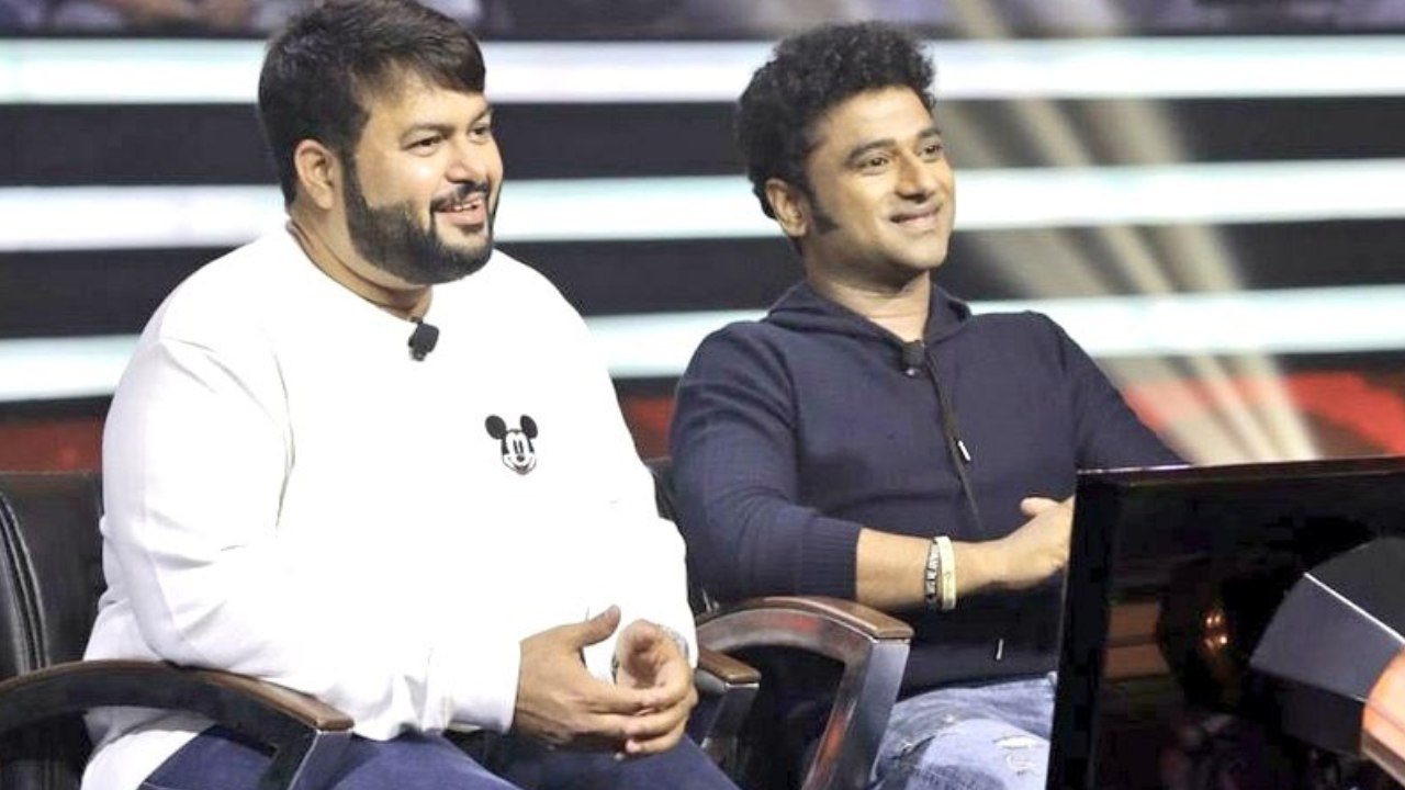 రికార్డు బ్రేకింగ్ న్యూస్! దేవిశ్రీ ప్రసాద్ సినిమాకు తమన్ సంగీతం? 'దేవి అన్న' అంటూ సంచలనం! రికార్డు బ్రేకింగ్ న్యూస్! దేవిశ్రీ ప్రసాద్ సినిమాకు తమన్ సంగీతం? 'దేవి అన్న' అంటూ సంచలనం!