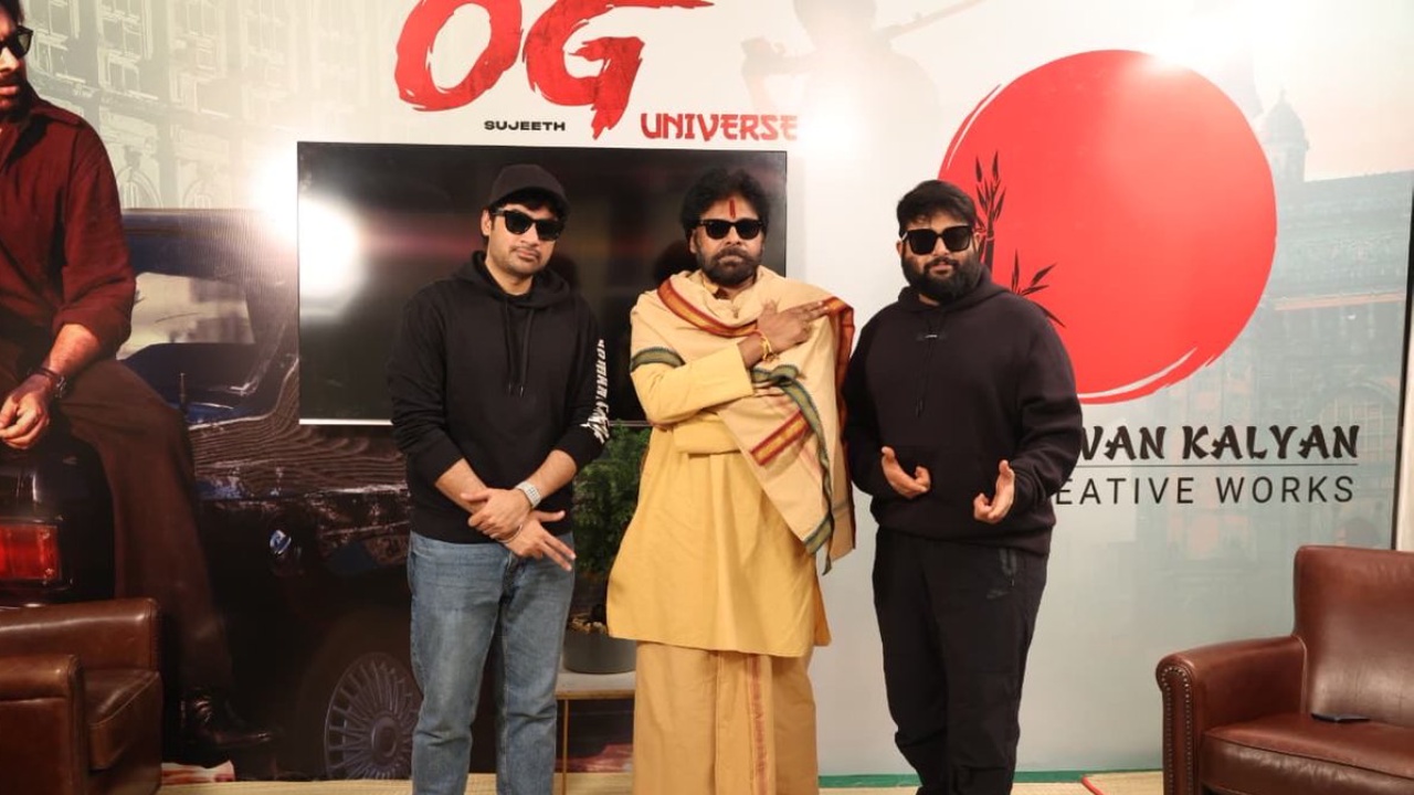 OG యూనివర్స్: గన్స్ పట్టుకున్న పవర్ స్టార్! థమన్, సుజీత్తో మాస్ ఫోటో వైరల్! ఫ్యాన్స్కు పండగే! OG యూనివర్స్: గన్స్ పట్టుకున్న పవర్ స్టార్! థమన్, సుజీత్తో మాస్ ఫోటో వైరల్! ఫ్యాన్స్కు పండగే!