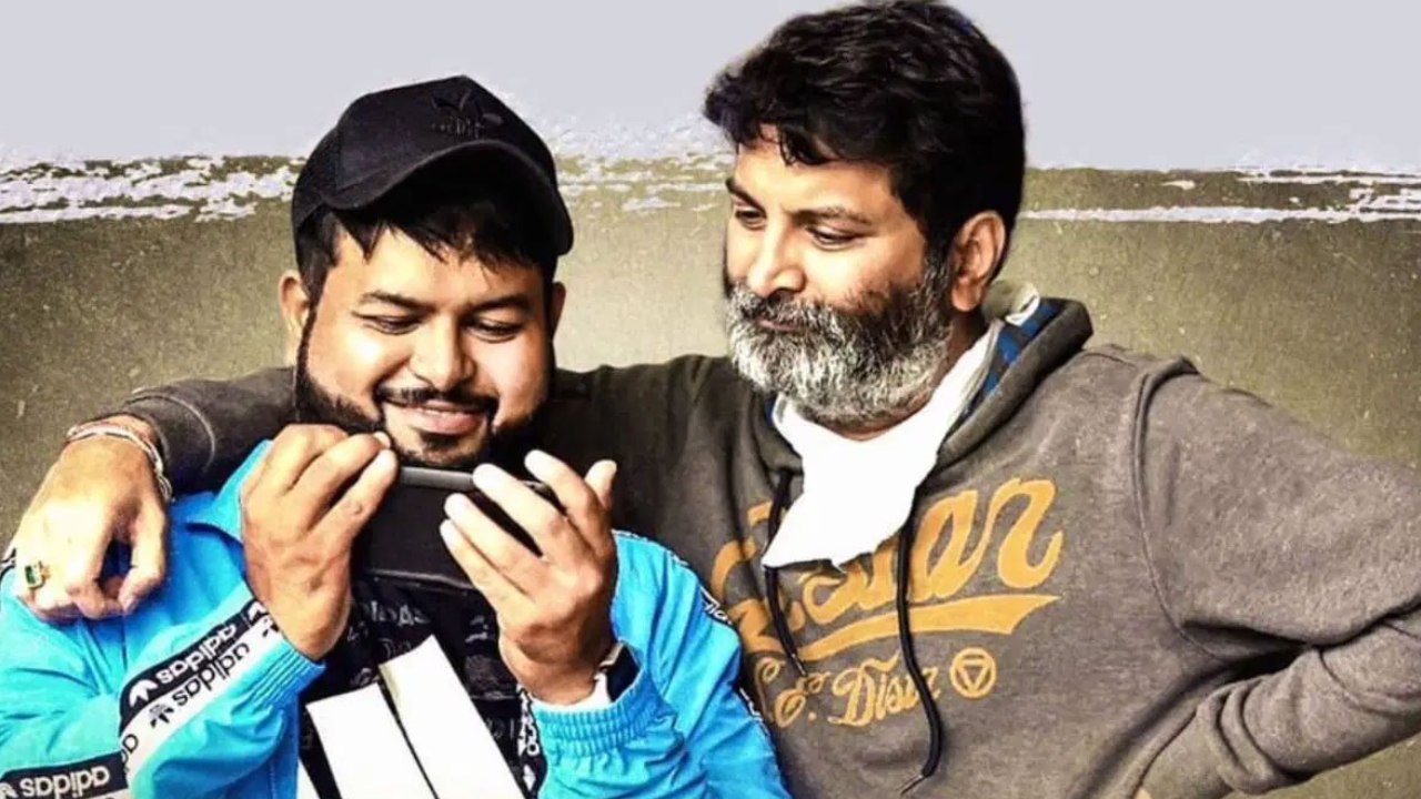 త్రివిక్రమ్ మాస్టర్ ప్లాన్: తమన్ కు షాక్! ఎన్టీఆర్ చిత్రానికి అనిరుధ్ ఎంట్రీ - మీమ్స్ వైరల్! త్రివిక్రమ్ మాస్టర్ ప్లాన్: తమన్ కు షాక్! ఎన్టీఆర్ చిత్రానికి అనిరుధ్ ఎంట్రీ - మీమ్స్ వైరల్!