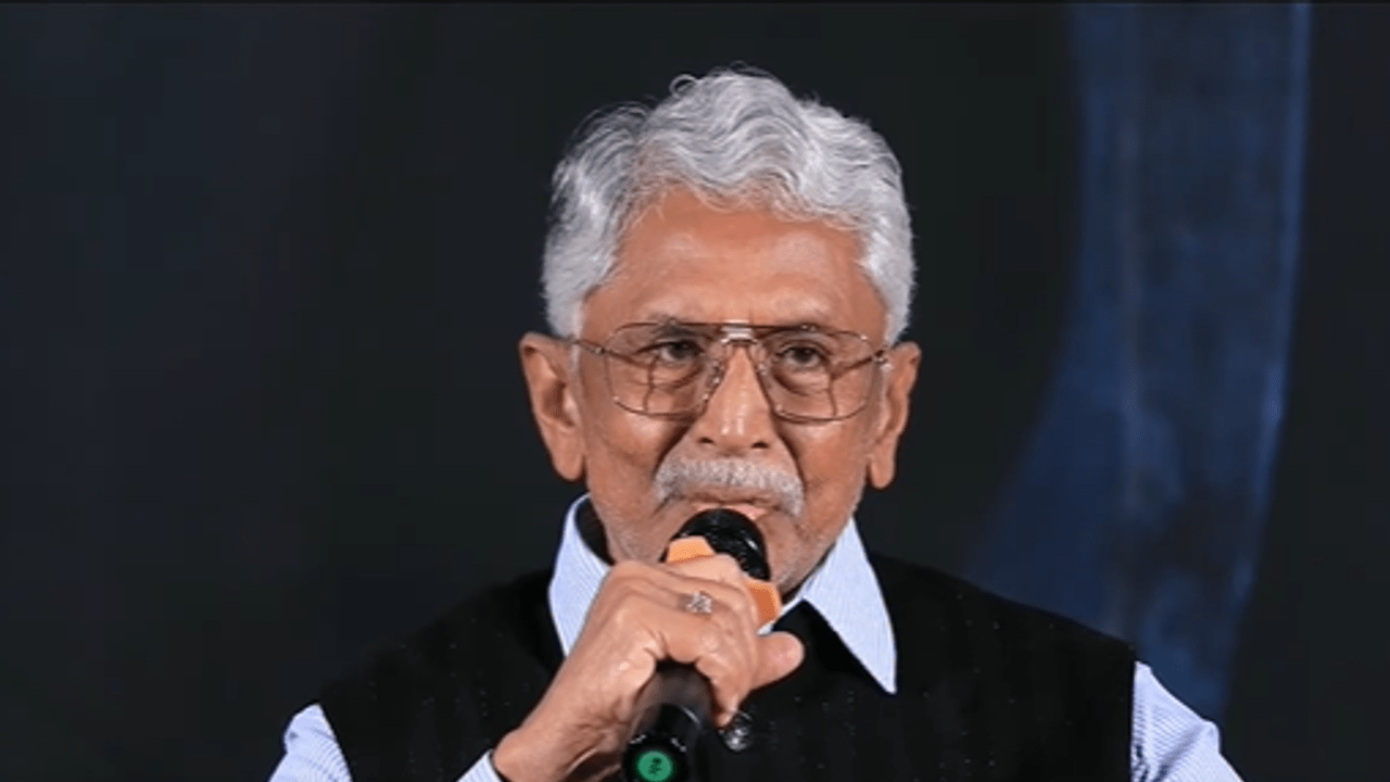 'అతడు' కథ చెప్పినప్పుడే నాకు డౌట్ వచ్చింది, ఓఆర్ఆర్ వల్ల ఆ ఇల్లు పోయింది.. మురళి మోహన్ వ్యాఖ్యలు వైరల్ 'అతడు' కథ చెప్పినప్పుడే నాకు డౌట్ వచ్చింది, ఓఆర్ఆర్ వల్ల ఆ ఇల్లు పోయింది.. మురళి మోహన్ వ్యాఖ్యలు వైరల్