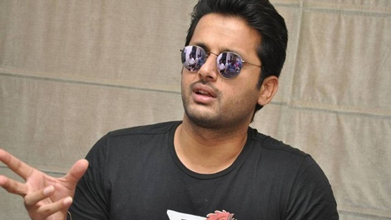వరుసగా 5 అట్టర్ ఫ్లాపులు తీసిన డైరెక్టర్ తో నితిన్ సినిమా, అస్సలు ఊహించలేరు..ఈ కాంబోలో మూవీ అంటే పెద్ద రిస్కే వరుసగా 5 అట్టర్ ఫ్లాపులు తీసిన డైరెక్టర్ తో నితిన్ సినిమా, అస్సలు ఊహించలేరు..ఈ కాంబోలో మూవీ అంటే పెద్ద రిస్కే