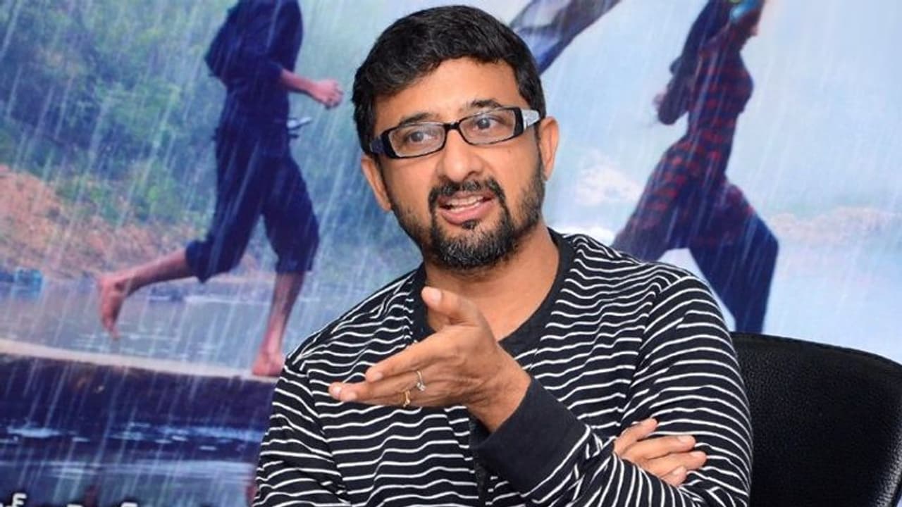 Director Teja: కొడుకు మరణం వెనుక గుండెపగిలే నిజం బయటపెట్టిన తేజ.. ఆ నిర్మాత కొడుకు చావుతో ఆడుకున్నాడా? Director Teja: కొడుకు మరణం వెనుక గుండెపగిలే నిజం బయటపెట్టిన తేజ.. ఆ నిర్మాత కొడుకు చావుతో ఆడుకున్నాడా?