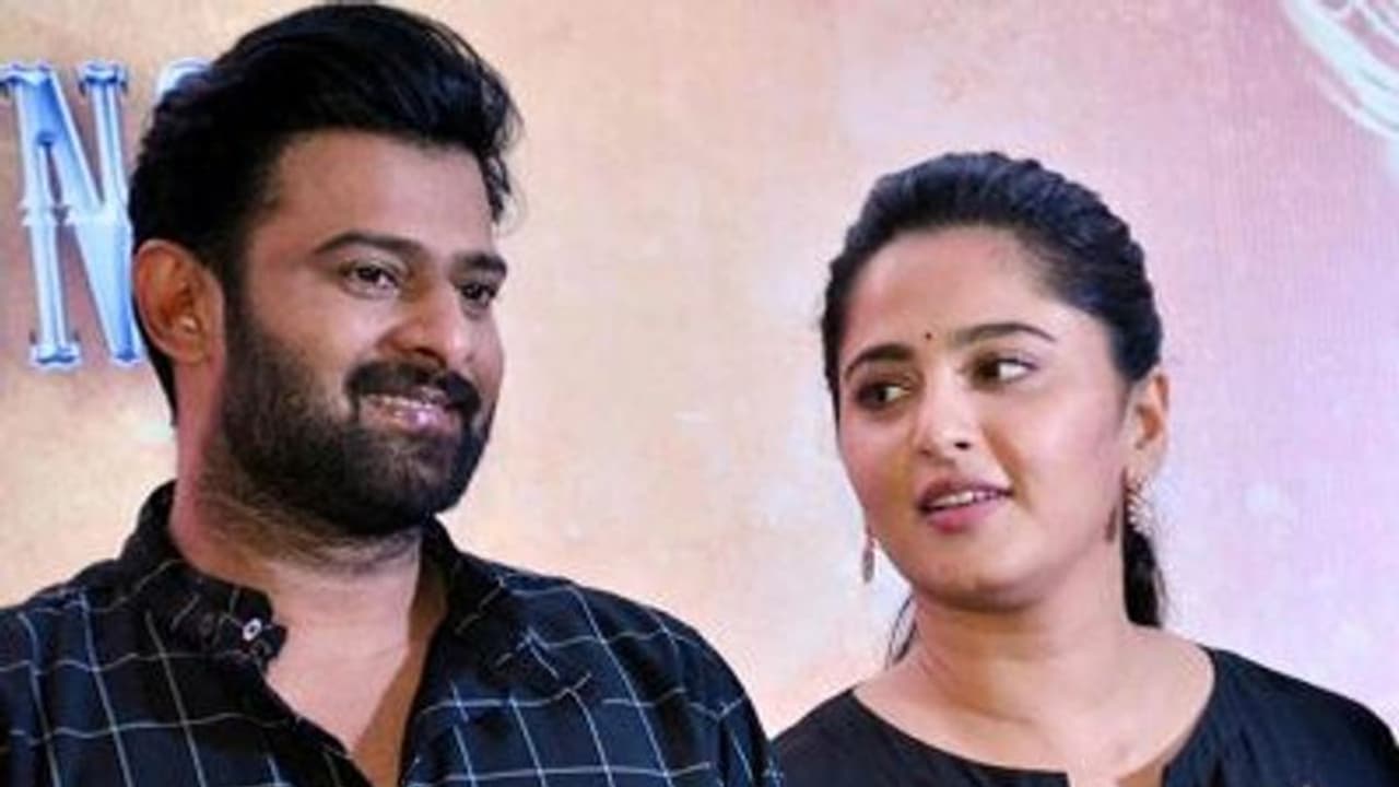 ఆ రోజు కోసం ఎదురుచూస్తున్నా.. ప్రభాస్ తో మరోసారి, అనుష్క కామెంట్స్ వైరల్ ఆ రోజు కోసం ఎదురుచూస్తున్నా.. ప్రభాస్ తో మరోసారి, అనుష్క కామెంట్స్ వైరల్