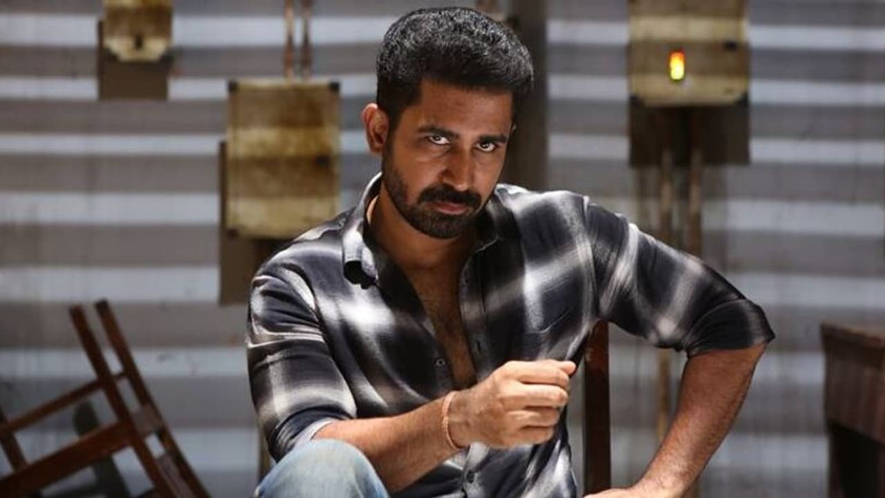 షాకింగ్: ప్రేమ కోసం ఎంతకైనా తెగిస్తా! విజయ్ ఆంటోనీ సంచలన ప్రకటనతో టాలీవుడ్ ఉలిక్కిపాటు! షాకింగ్: ప్రేమ కోసం ఎంతకైనా తెగిస్తా! విజయ్ ఆంటోనీ సంచలన ప్రకటనతో టాలీవుడ్ ఉలిక్కిపాటు!