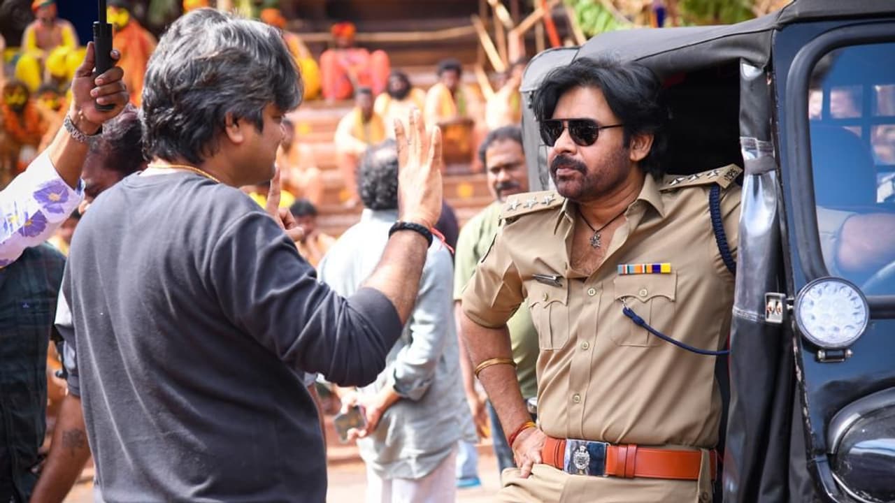 దేవిశ్రీ ఇచ్చిన ట్యూన్ కి పవన్ ఫిదా, చేయి పట్టుకుని ఆ మాట చెప్పారట.. థియేటర్లలో పూనకాలు గ్యారెంటీ దేవిశ్రీ ఇచ్చిన ట్యూన్ కి పవన్ ఫిదా, చేయి పట్టుకుని ఆ మాట చెప్పారట.. థియేటర్లలో పూనకాలు గ్యారెంటీ