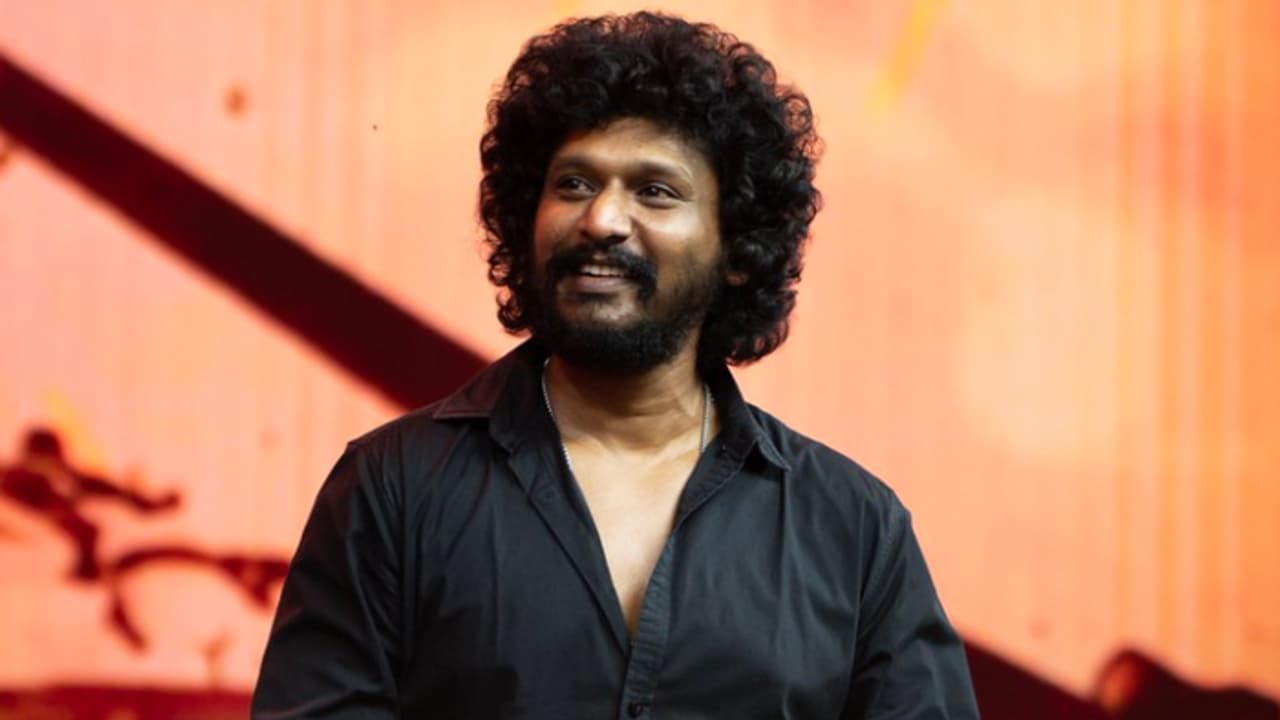 హీరోగా తొలి సినిమాకే లోకేష్ కనగరాజ్ కి రికార్డ్ రెమ్యునరేషన్.. స్టార్ హీరోల రేంజ్ లో, ఎన్ని కోట్లో తెలుసా ? హీరోగా తొలి సినిమాకే లోకేష్ కనగరాజ్ కి రికార్డ్ రెమ్యునరేషన్.. స్టార్ హీరోల రేంజ్ లో, ఎన్ని కోట్లో తెలుసా ?