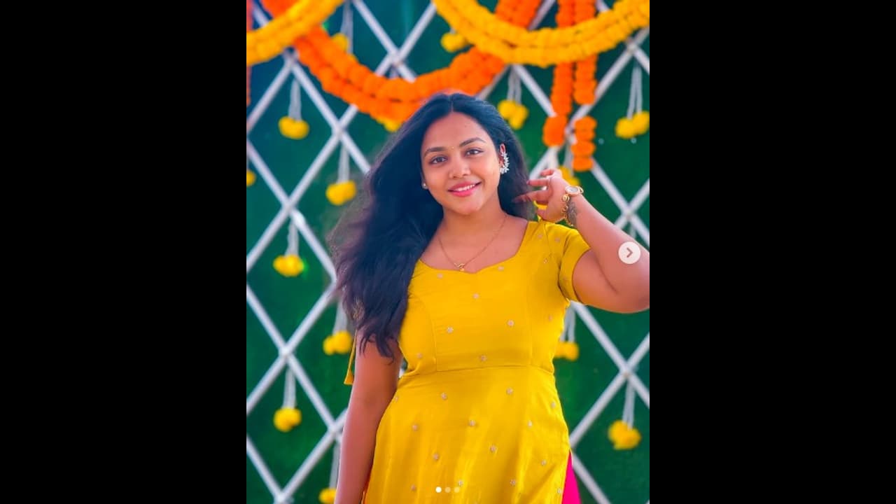 Priya Shetty: బిగ్ బాస్ 9 లో డాక్టర్ పాప.. క్యూట్ పిక్స్ చూశారా..? Priya Shetty: బిగ్ బాస్ 9 లో డాక్టర్ పాప.. క్యూట్ పిక్స్ చూశారా..?