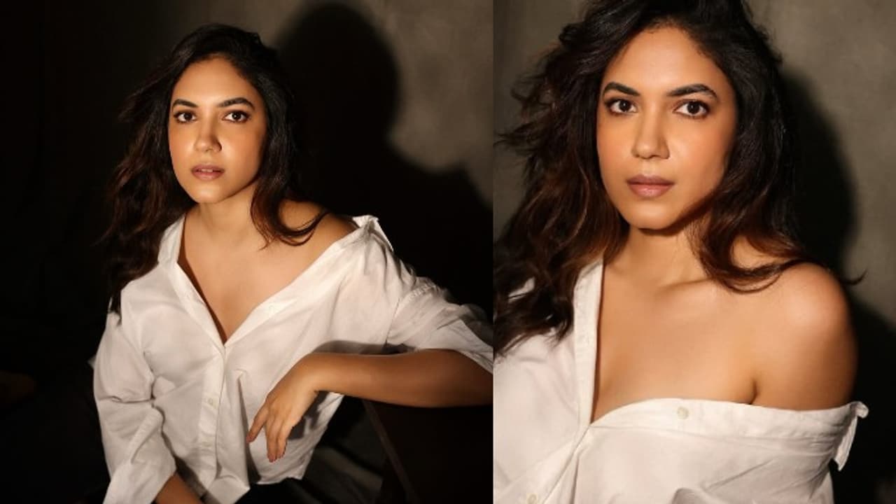 రీతూ వర్మ ఫస్ట్ టైం ఇంత బోల్డ్ గా.. వైరల్ ఫొటోస్, డిసప్పాయింట్ అవుతున్న ఫ్యాన్స్ రీతూ వర్మ ఫస్ట్ టైం ఇంత బోల్డ్ గా.. వైరల్ ఫొటోస్, డిసప్పాయింట్ అవుతున్న ఫ్యాన్స్