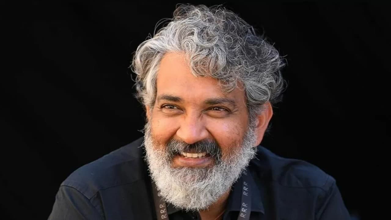 రాజమౌళి జాతక రహస్యం: లగ్నంలో బుధుడు ఉండటం వల్ల ఏం జరుగుతుంది? జ్యోతిష్యుడు చెప్పిన జక్కన్న జాతకం రాజమౌళి జాతక రహస్యం: లగ్నంలో బుధుడు ఉండటం వల్ల ఏం జరుగుతుంది? జ్యోతిష్యుడు చెప్పిన జక్కన్న జాతకం