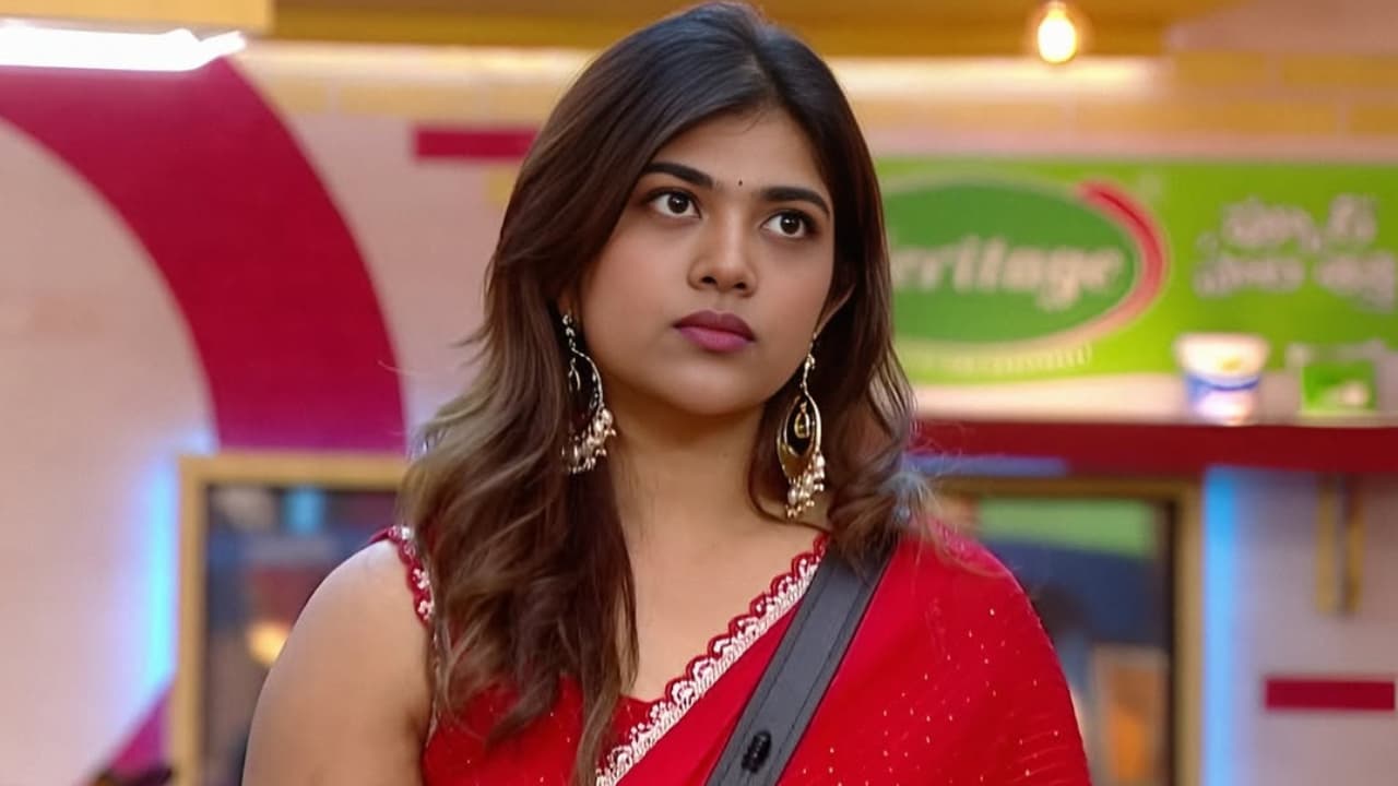 రీతూ చౌదరీ ప్లాన్ అంతా రివర్స్, మరో చీకటి కోణం బయటపెట్టిన హీరో ధర్మ మహేష్ భార్య.. కోలుకోలేని దెబ్బే రీతూ చౌదరీ ప్లాన్ అంతా రివర్స్, మరో చీకటి కోణం బయటపెట్టిన హీరో ధర్మ మహేష్ భార్య.. కోలుకోలేని దెబ్బే