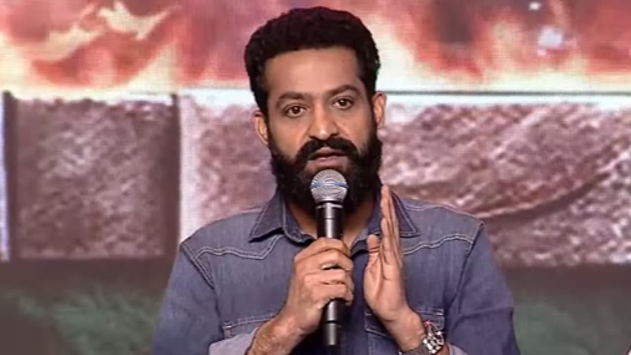 Dragon Update: ఎన్టీఆర్ చిన్నప్పుడు విన్న కథలను నిజం చేసిన రిషబ్ శెట్టి.. `డ్రాగన్` నుంచి క్రేజీ అప్ డేట్ Dragon Update: ఎన్టీఆర్ చిన్నప్పుడు విన్న కథలను నిజం చేసిన రిషబ్ శెట్టి.. `డ్రాగన్` నుంచి క్రేజీ అప్ డేట్