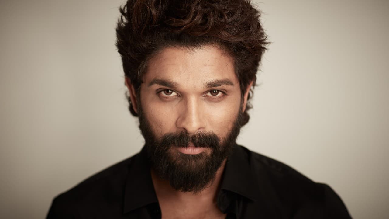 అల్లు అర్జున్ చేతిలో చెంప దెబ్బతిన్న సీనియర్ నటుడు, బన్నీ గురించి ఏం చెప్పాడో తెలుసా? అల్లు అర్జున్ చేతిలో చెంప దెబ్బతిన్న సీనియర్ నటుడు, బన్నీ గురించి ఏం చెప్పాడో తెలుసా?