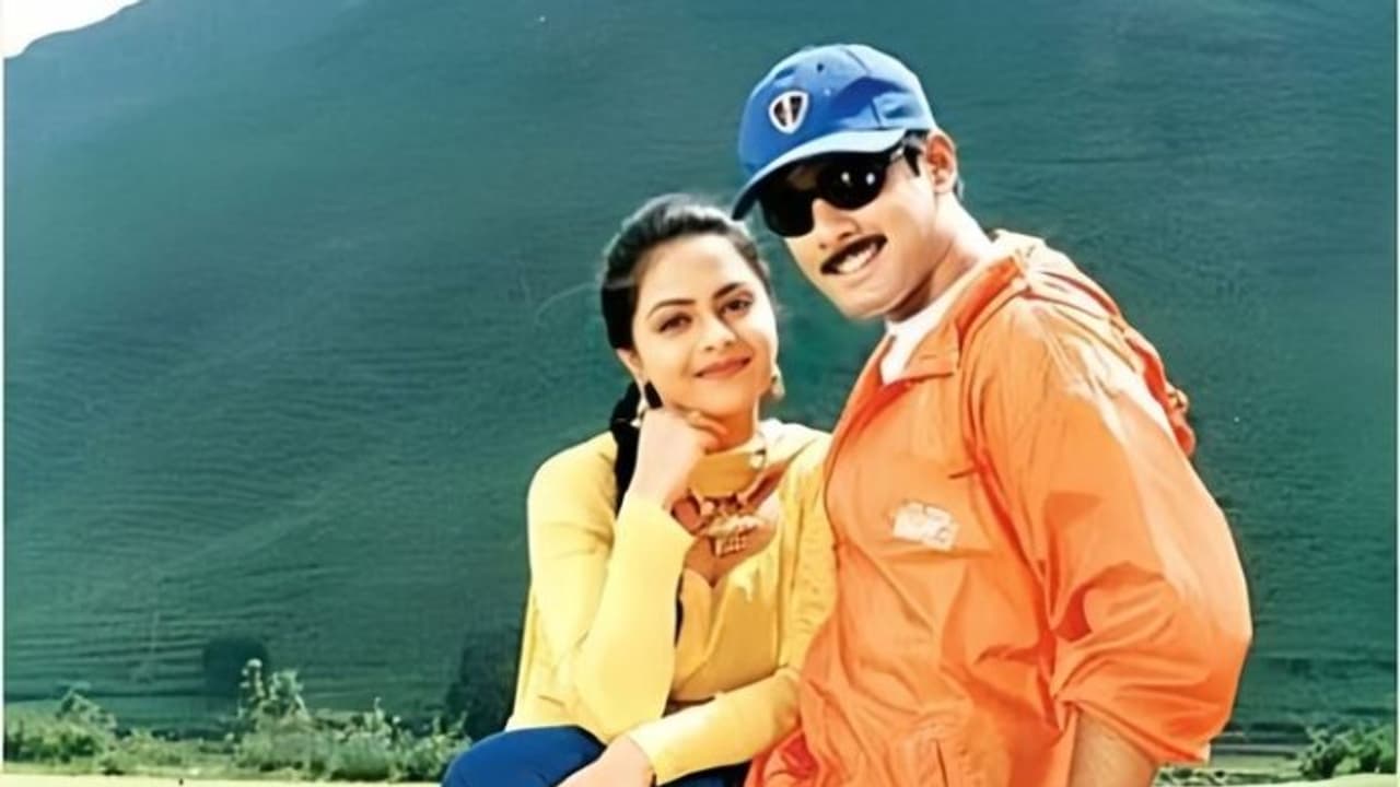 వరుణ దేవుడు కరుణించిన ఇండస్ట్రీ హిట్ చిత్రానికి 25 ఏళ్ళు, ఇద్దరు స్టార్లు రిజెక్ట్ చేయడంతో తరుణ్ దశ తిరిగింది వరుణ దేవుడు కరుణించిన ఇండస్ట్రీ హిట్ చిత్రానికి 25 ఏళ్ళు, ఇద్దరు స్టార్లు రిజెక్ట్ చేయడంతో తరుణ్ దశ తిరిగింది