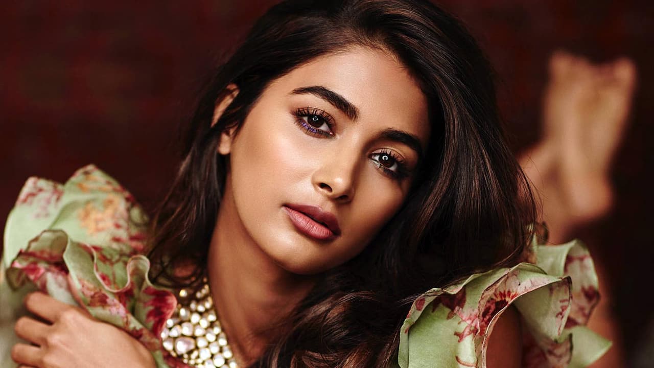 Vijay's Last Film Leaked! Pooja Hegde's Emotional Anti-Piracy Plea Goes Viral Vijay's Last Film Leaked! Pooja Hegde's Emotional Anti-Piracy Plea Goes Viral