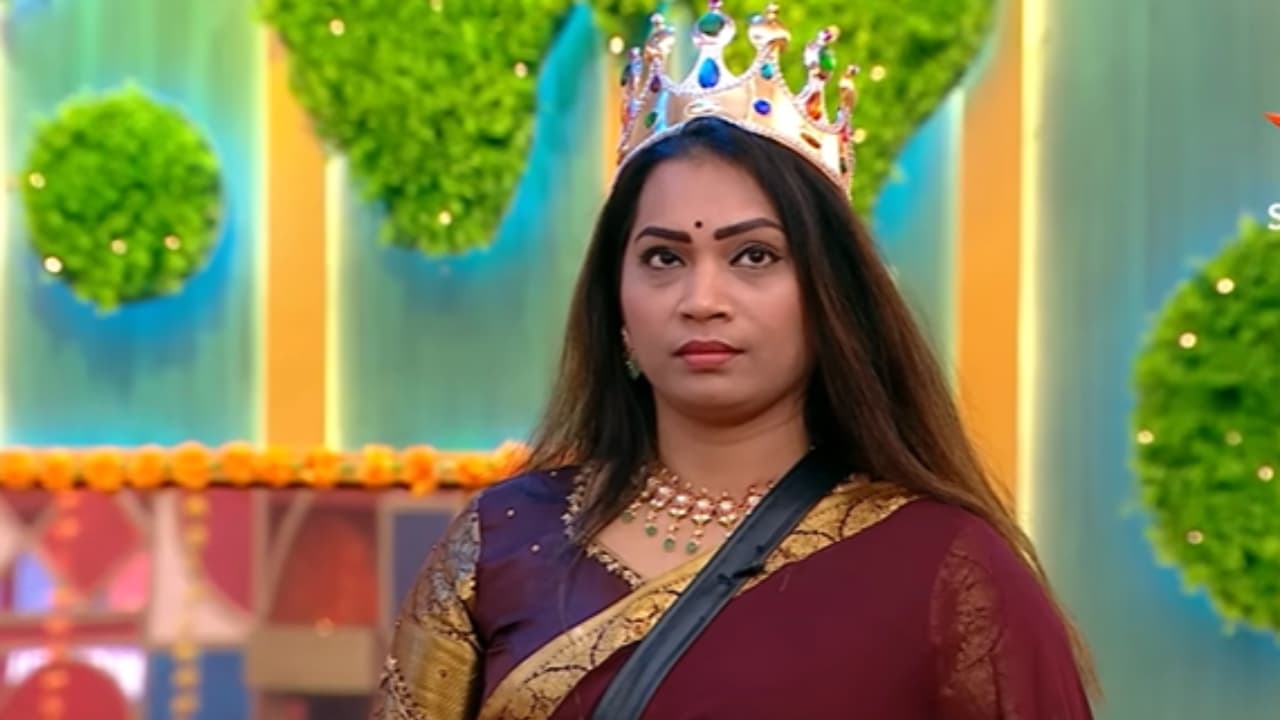 ఎలిమినేషన్లో ఊహించని ట్విస్ట్.. బిగ్ బాస్ హౌజ్ నుంచి దివ్వెల మాధురి ఔట్ ఎలిమినేషన్లో ఊహించని ట్విస్ట్.. బిగ్ బాస్ హౌజ్ నుంచి దివ్వెల మాధురి ఔట్