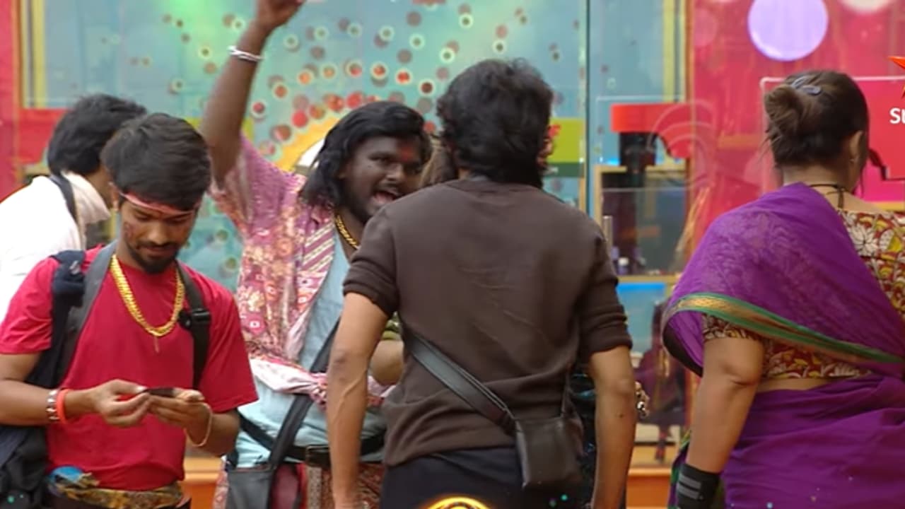 దివ్వెల మాధురితో పెట్టుకుంటే ఎలిమినేషనేనా? నోరు జారిన ఇమ్మాన్యుయెల్.. మొత్తం రచ్చ రచ్చ దివ్వెల మాధురితో పెట్టుకుంటే ఎలిమినేషనేనా? నోరు జారిన ఇమ్మాన్యుయెల్.. మొత్తం రచ్చ రచ్చ