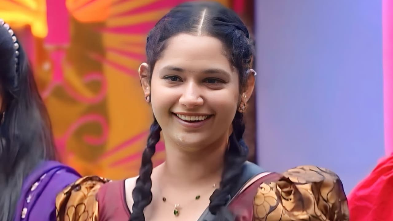 రమ్య మోక్ష రెండు వారాల పారితోషికం ఎంతో తెలుసా, సెలబ్రిటీ రేంజ్.. ఎలిమినేషన్తో బిగ్ బాస్ ఫ్యాన్స్ పండగ రమ్య మోక్ష రెండు వారాల పారితోషికం ఎంతో తెలుసా, సెలబ్రిటీ రేంజ్.. ఎలిమినేషన్తో బిగ్ బాస్ ఫ్యాన్స్ పండగ